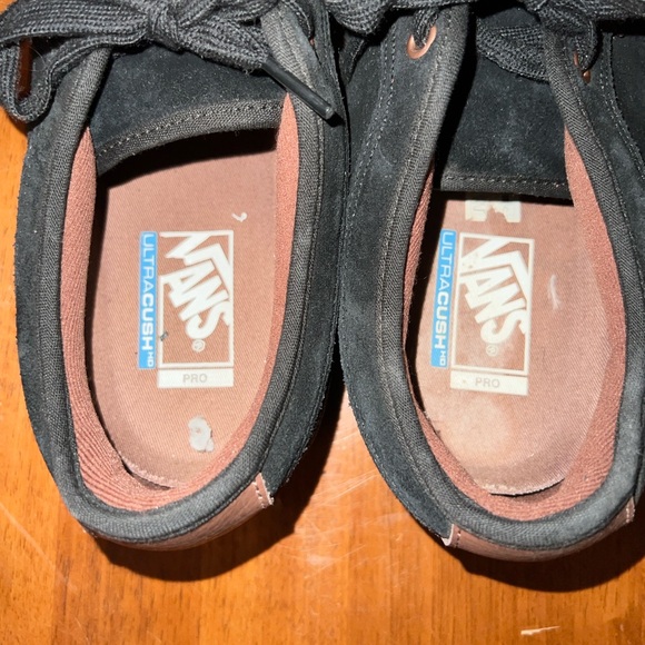 VANS - Picture 5 of 8